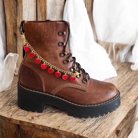 Gold toned and red enamel Heart Charm chain for your boot. 7.5” - Picture 2 of 16